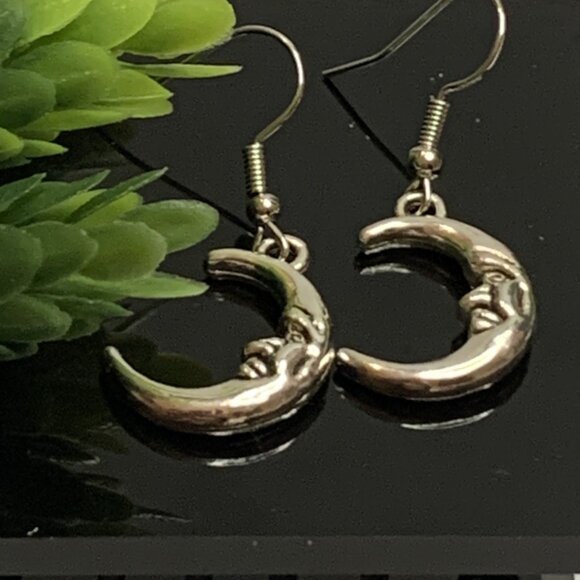 Crescent Moon Earring, Moon Earring, Science Earring, Nature Earring, Gift Idea - Picture 2 of 5